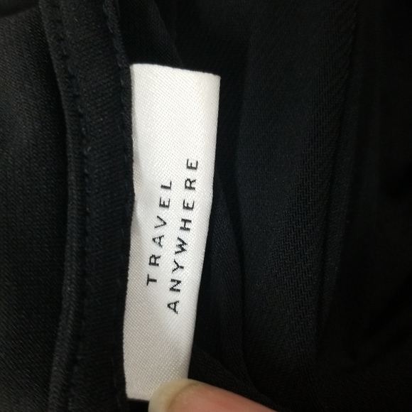 Dana Buchman Black,White, and Beige Vneck long sleeved Top - Picture 6 of 8